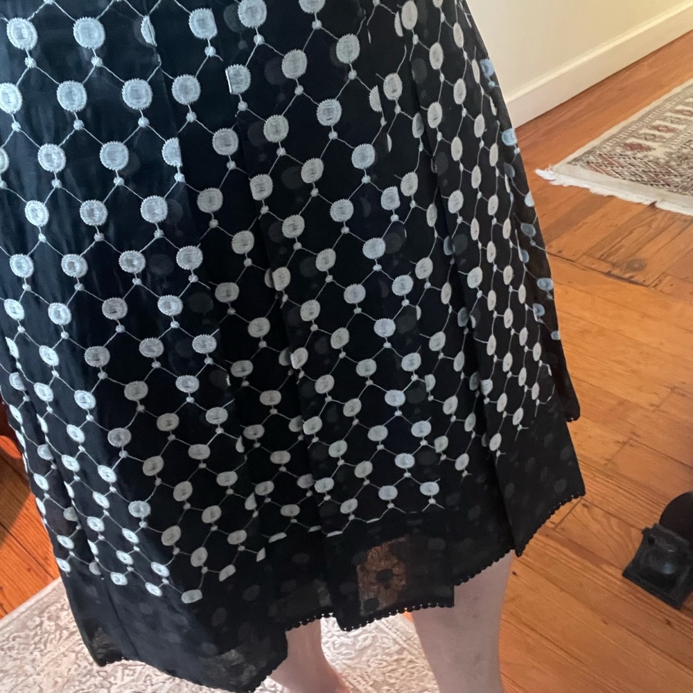 Ann Taylor skirt, striking details, size 8